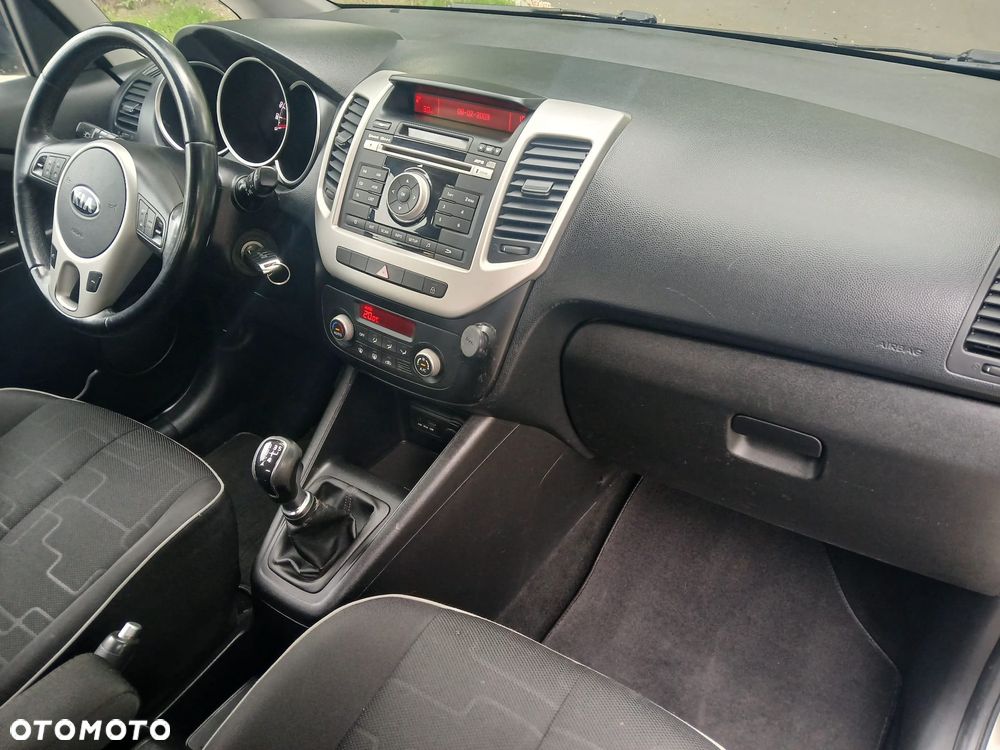 Kia Venga - 14