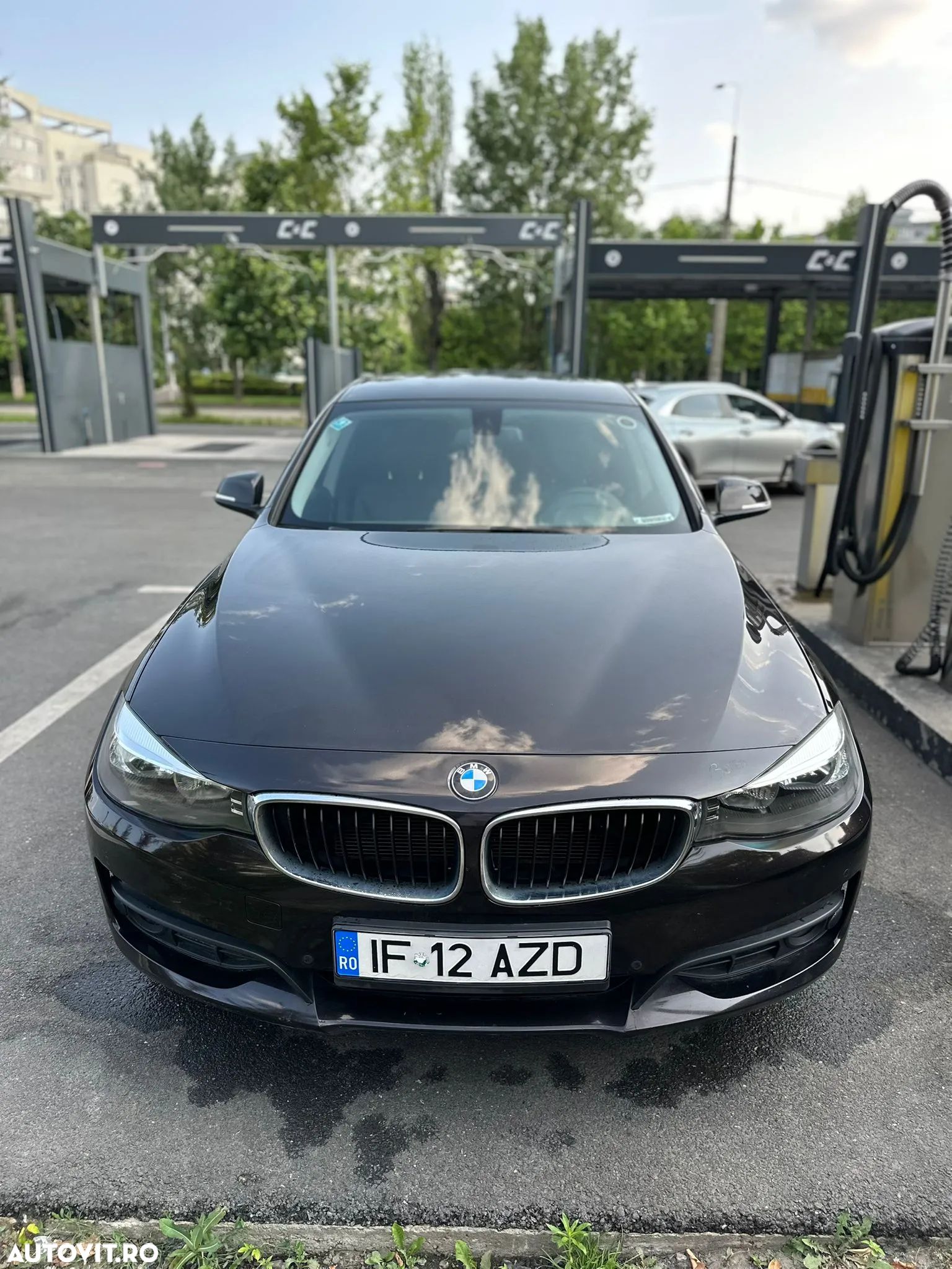 BMW Seria 3 318d - 1