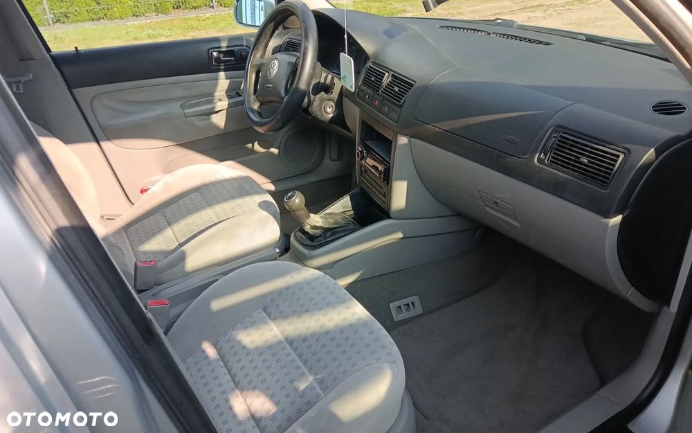 Volkswagen Golf - 13