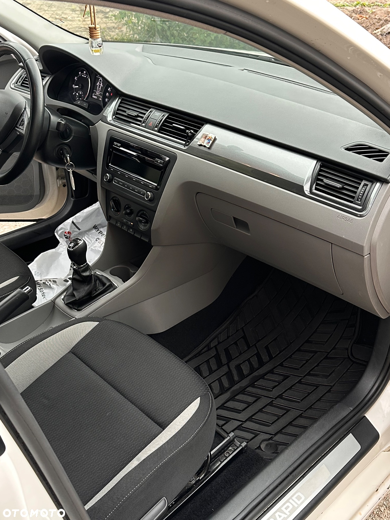 Skoda RAPID 1.2 TSI Active - 13
