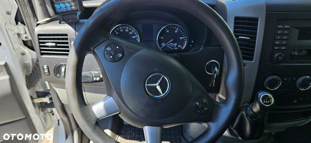 Mercedes-Benz SPRINTER - 16