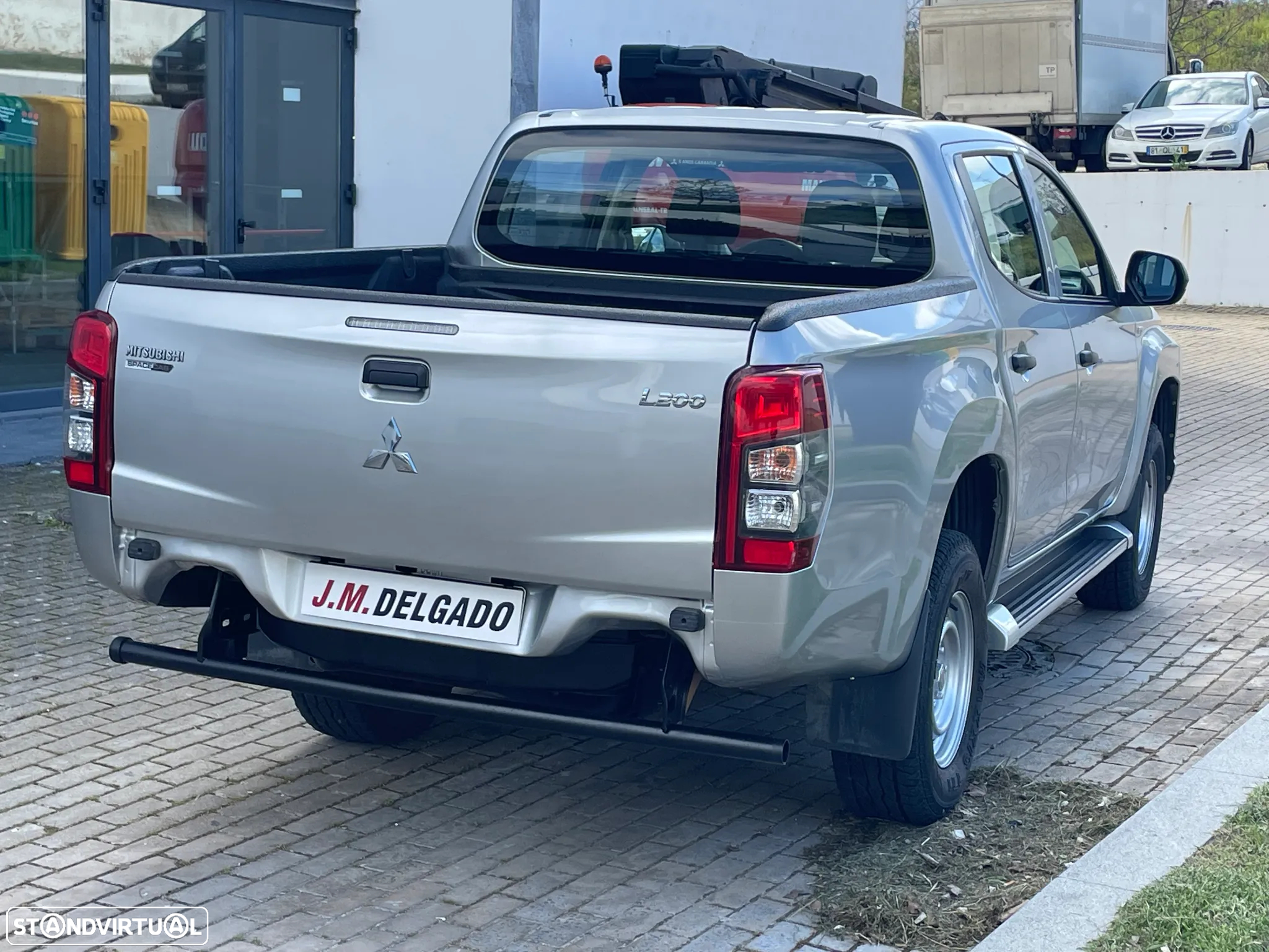 Mitsubishi L200 2.3 DI-D CD Invite 4WD - 5