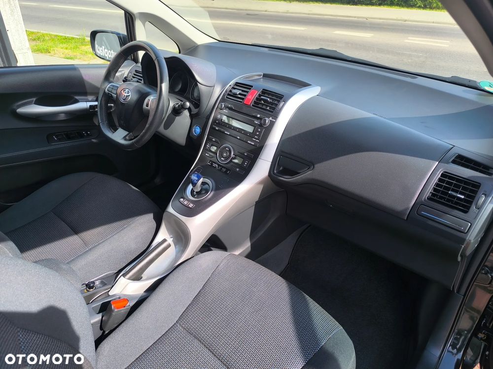 Toyota Auris - 16