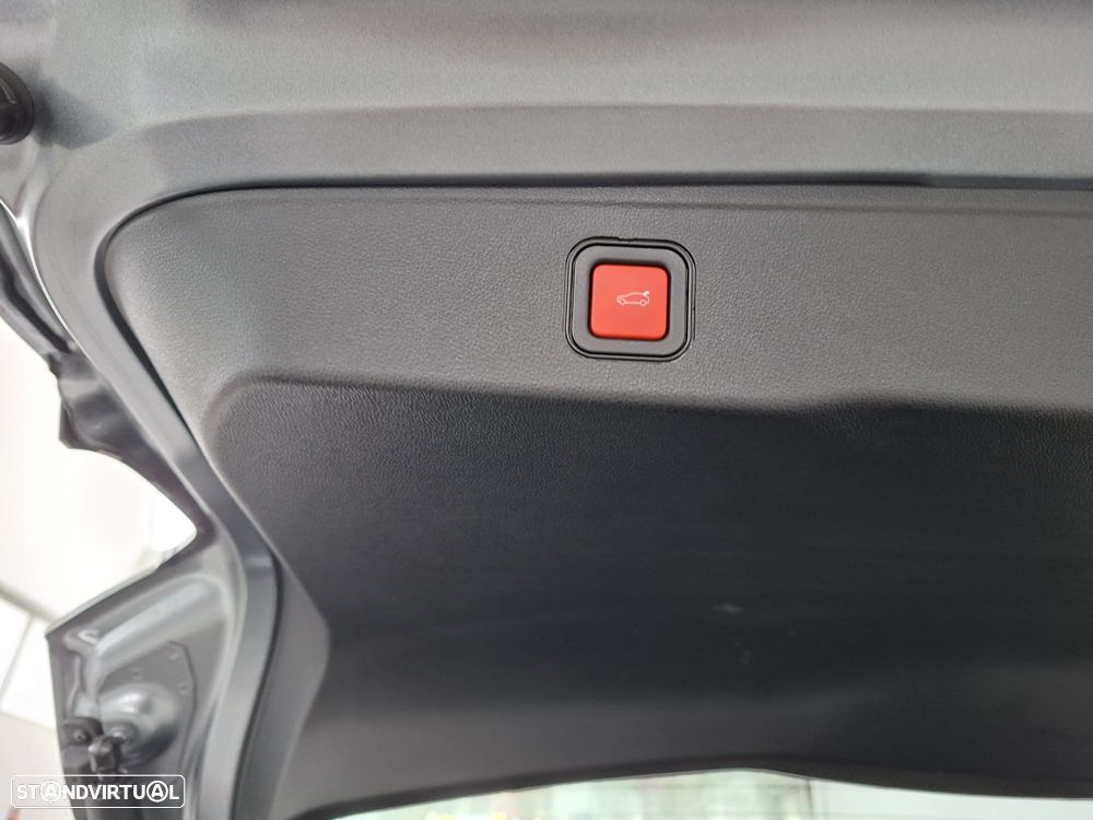 Jeep Avenger 1.2 e-Hybrid Altitude DCT - 17