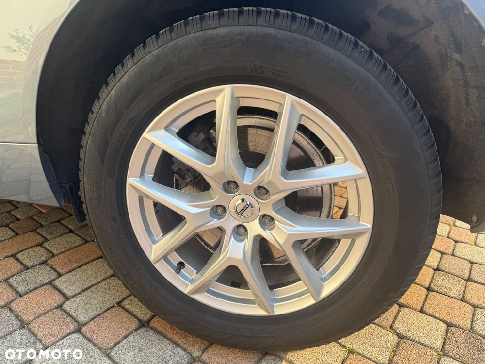 Volvo XC 60 D4 AWD Geartronic Momentum - 25