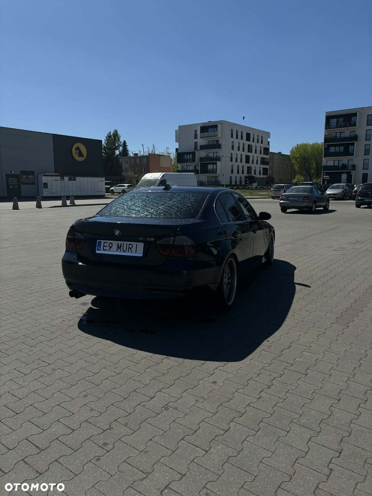 BMW Seria 3 330i - 3