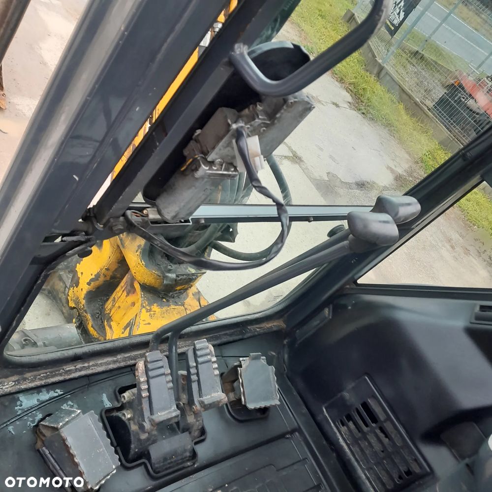 Komatsu PC 27 MR - 8