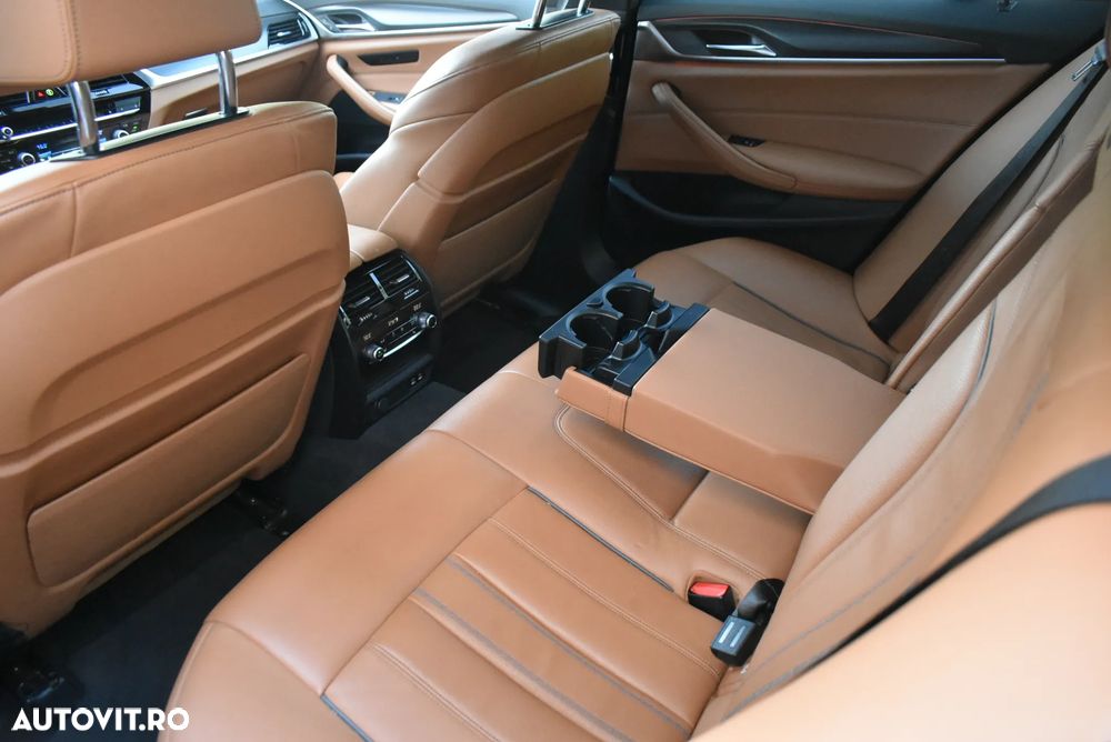 BMW Seria 5 530i xDrive AT MHEV - 29