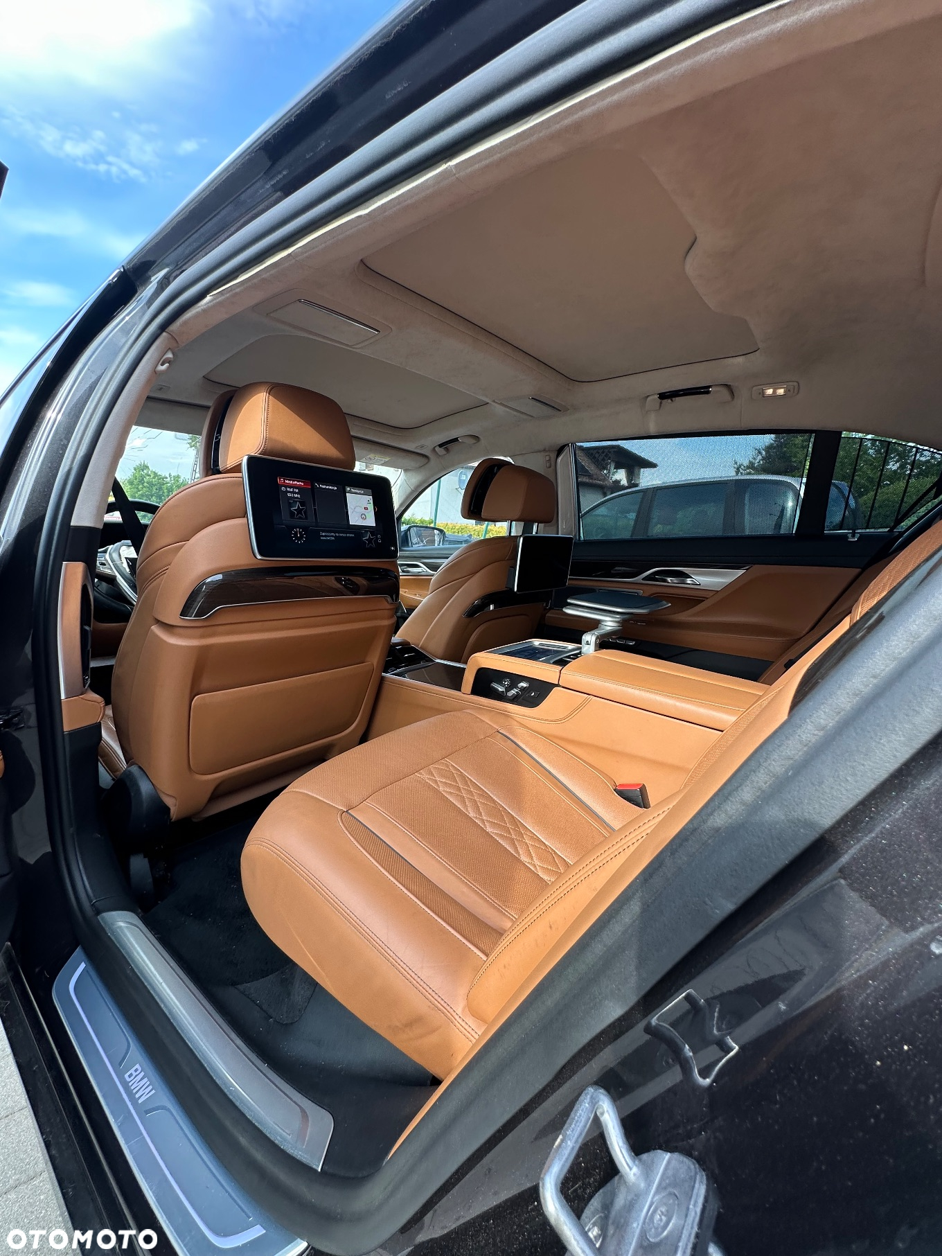 BMW Seria 7 750Li xDrive - 11