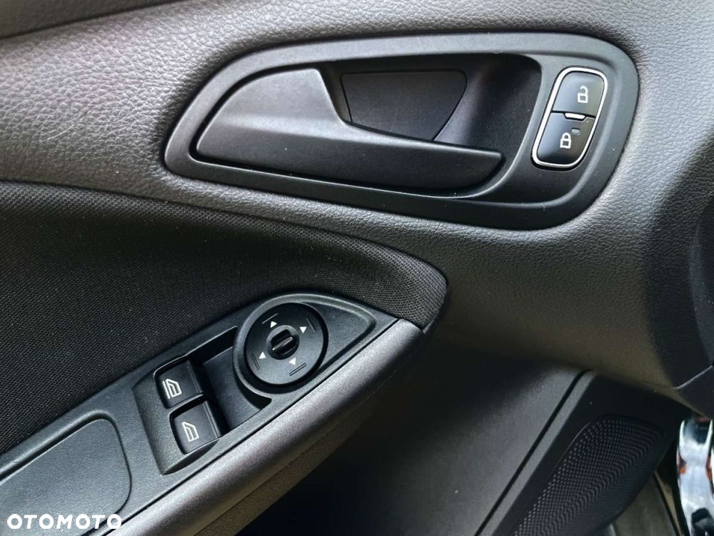 Ford Focus - 30