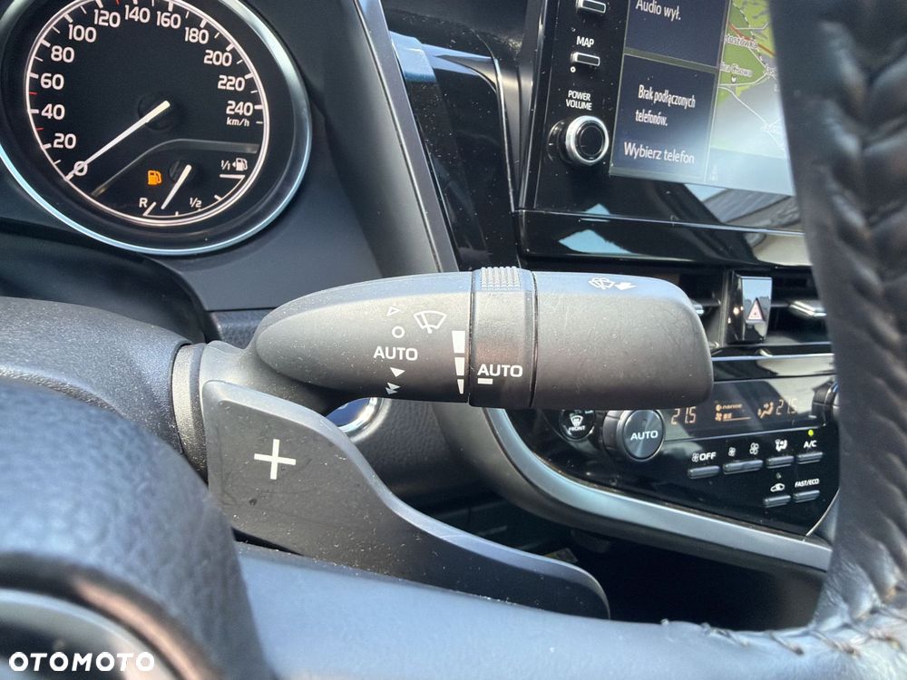 Toyota Camry 2.5 Hybrid Executive CVT - 17