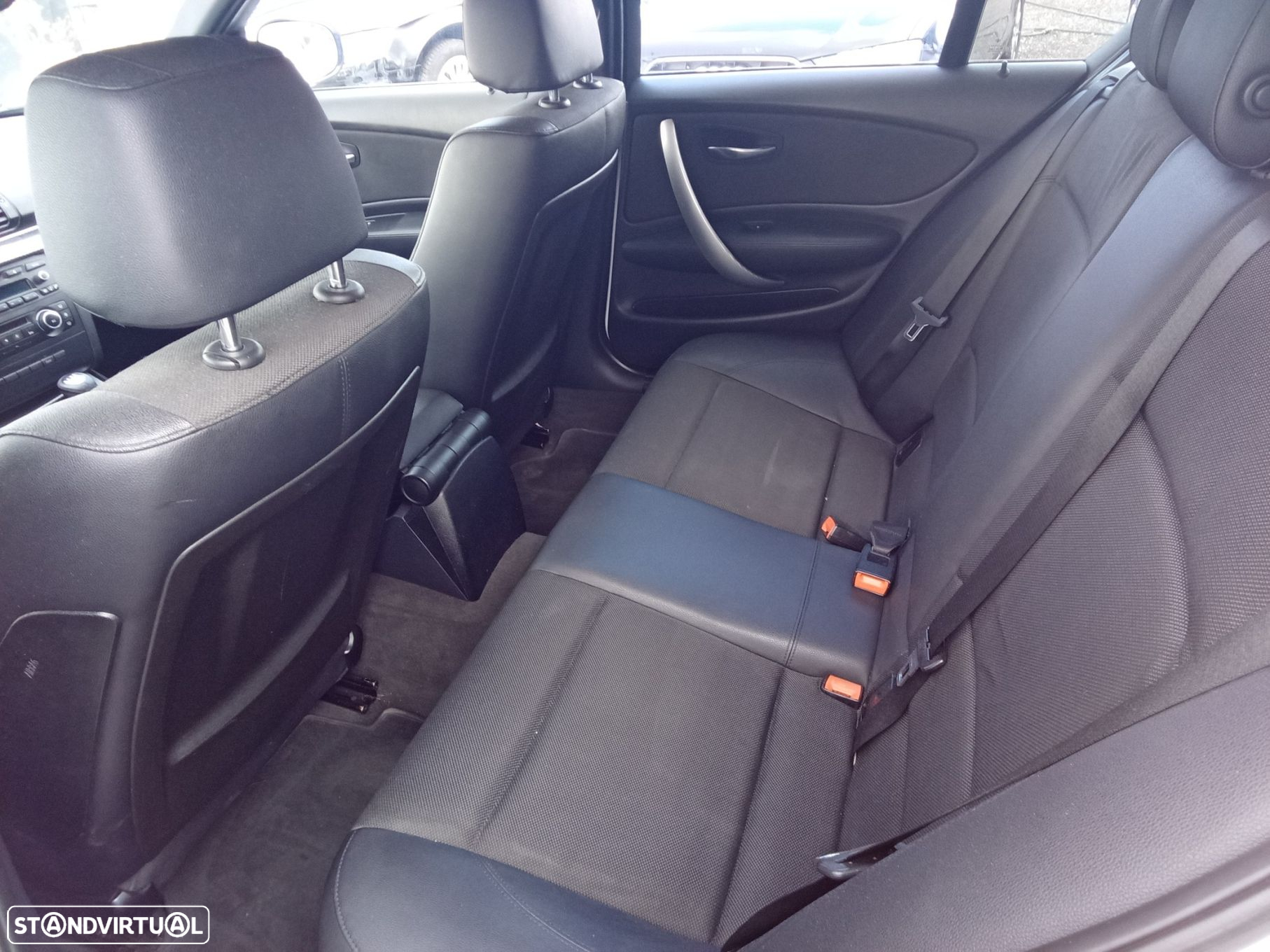 BMW 118 d Pack M - 25