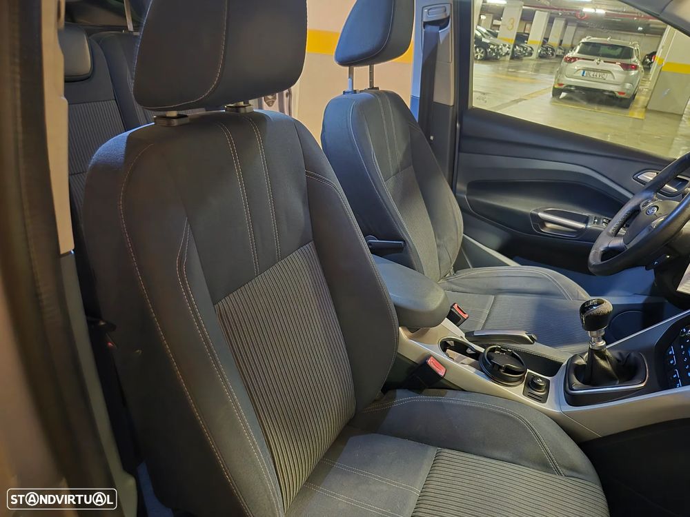 Ford Grand C-Max 1.6 TDCi Titanium - 48