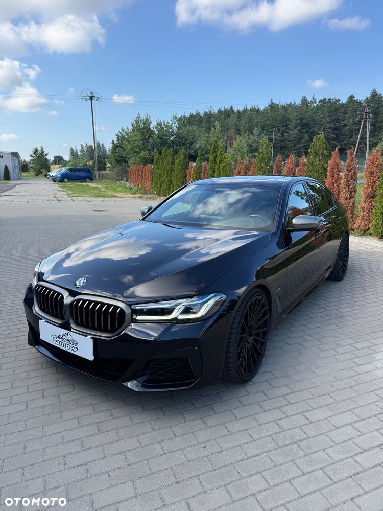 BMW Seria 5 M550i xDrive - 14