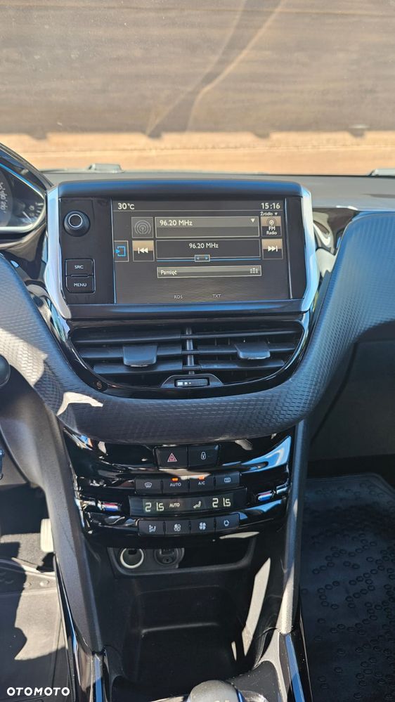 Peugeot 2008 1.2 Pure Tech GPF Allure S&S - 15