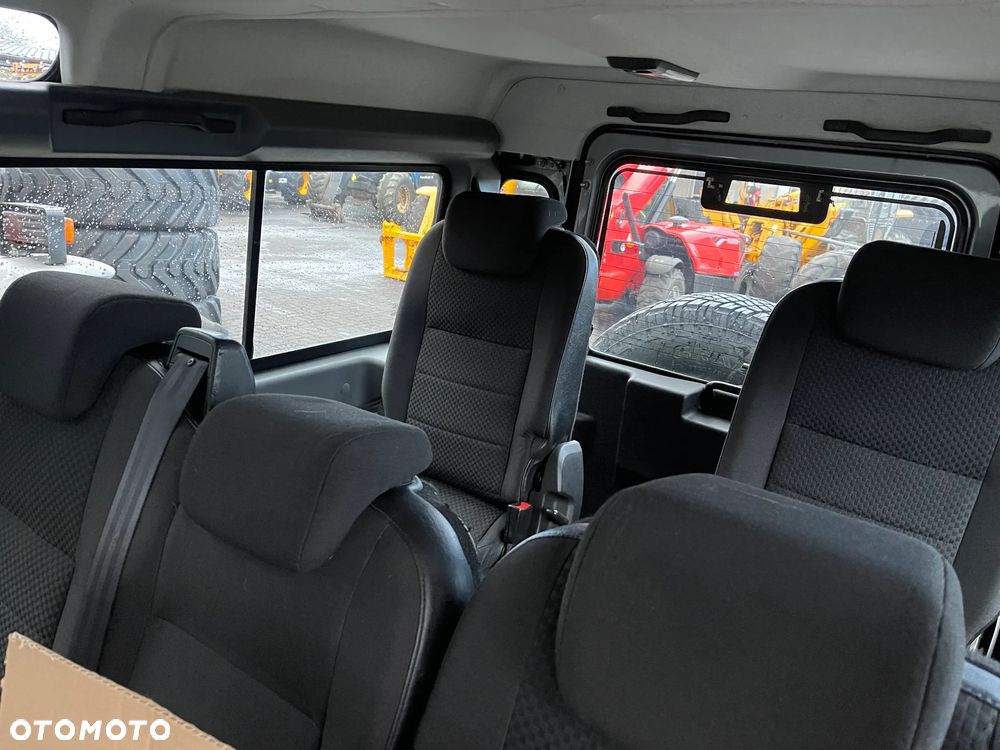 Land Rover Defender 110 DPF Station Wagon Adventure - 38