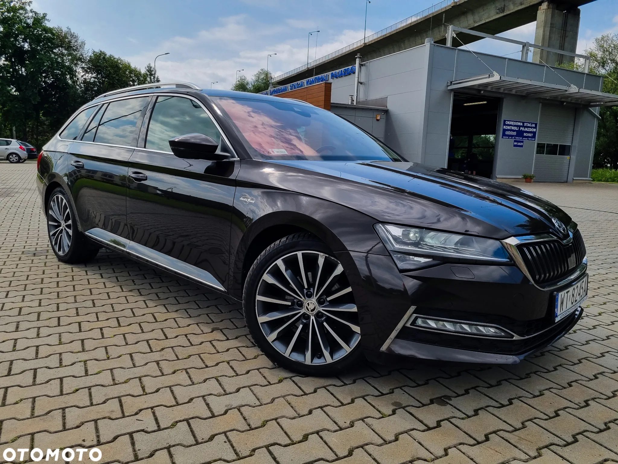 Skoda Superb 2.0 TDI 4x4 L&K DSG - 10
