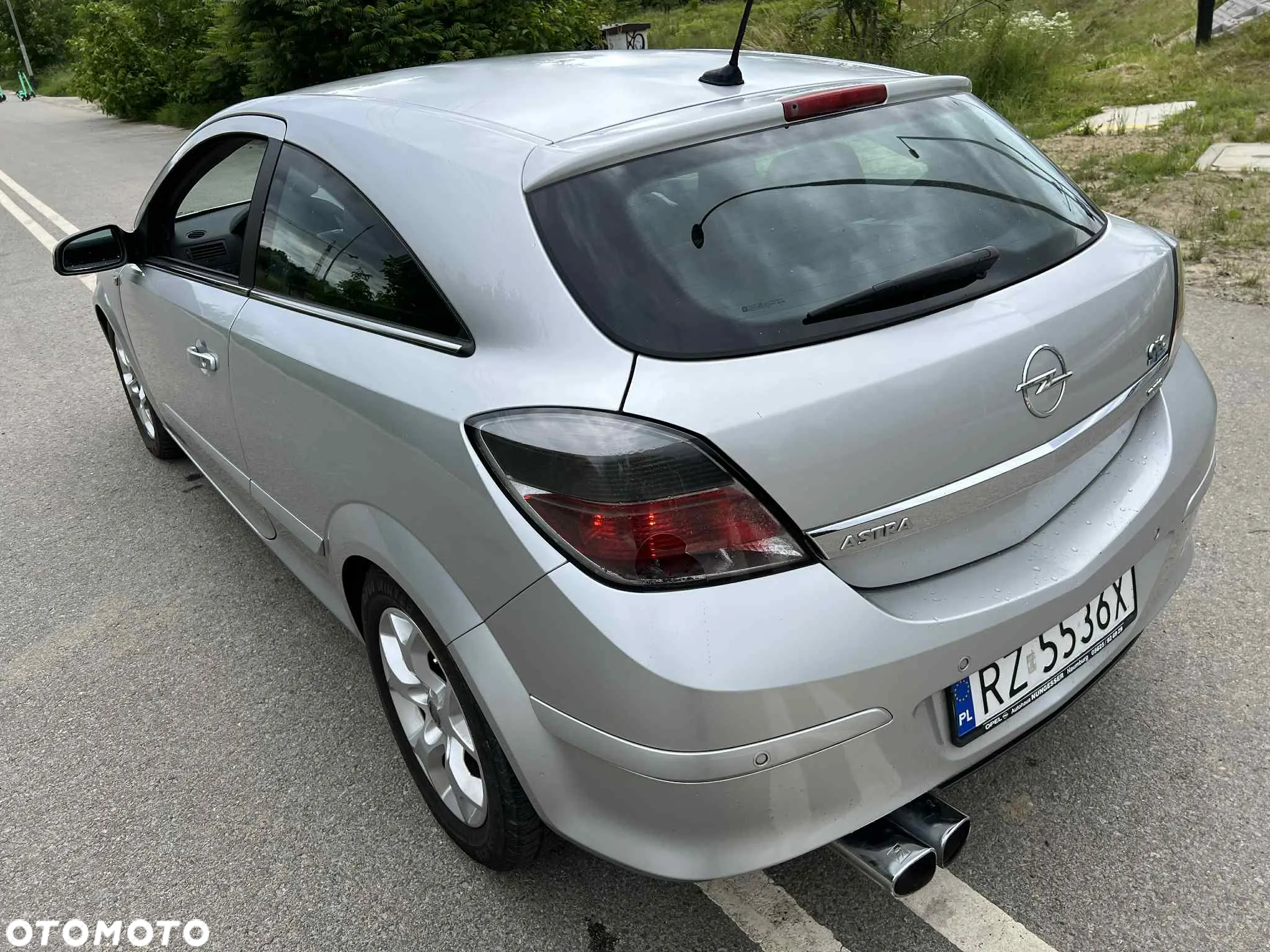 Opel Astra III GTC 2.0 T Sport - 15