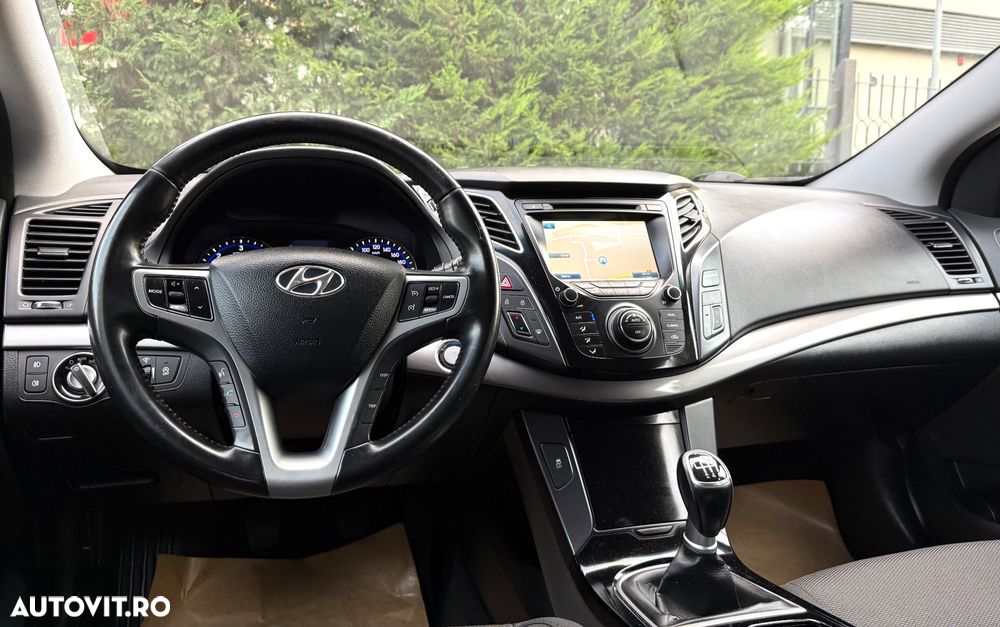 Hyundai i40 Kombi blue 1.7 CRDi Style - 40