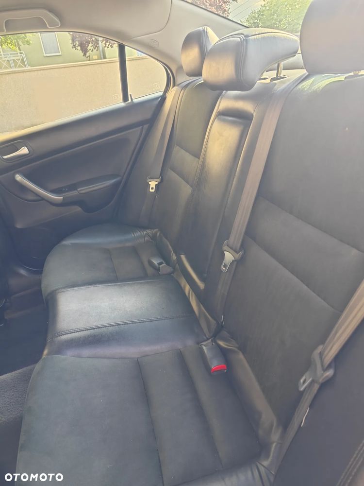 Honda Accord 2.0 Sport - 8