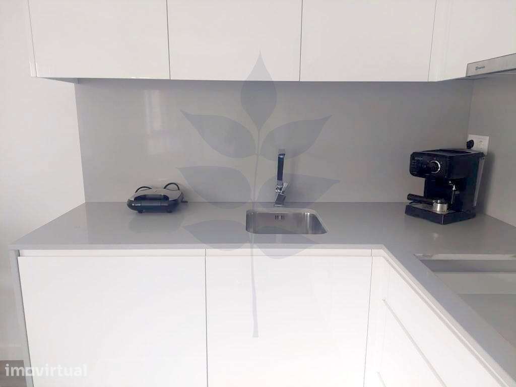 Apartamento T0 Renovado - Junto à Avenida da Liberdade, Braga - Grande imagem: 5/20