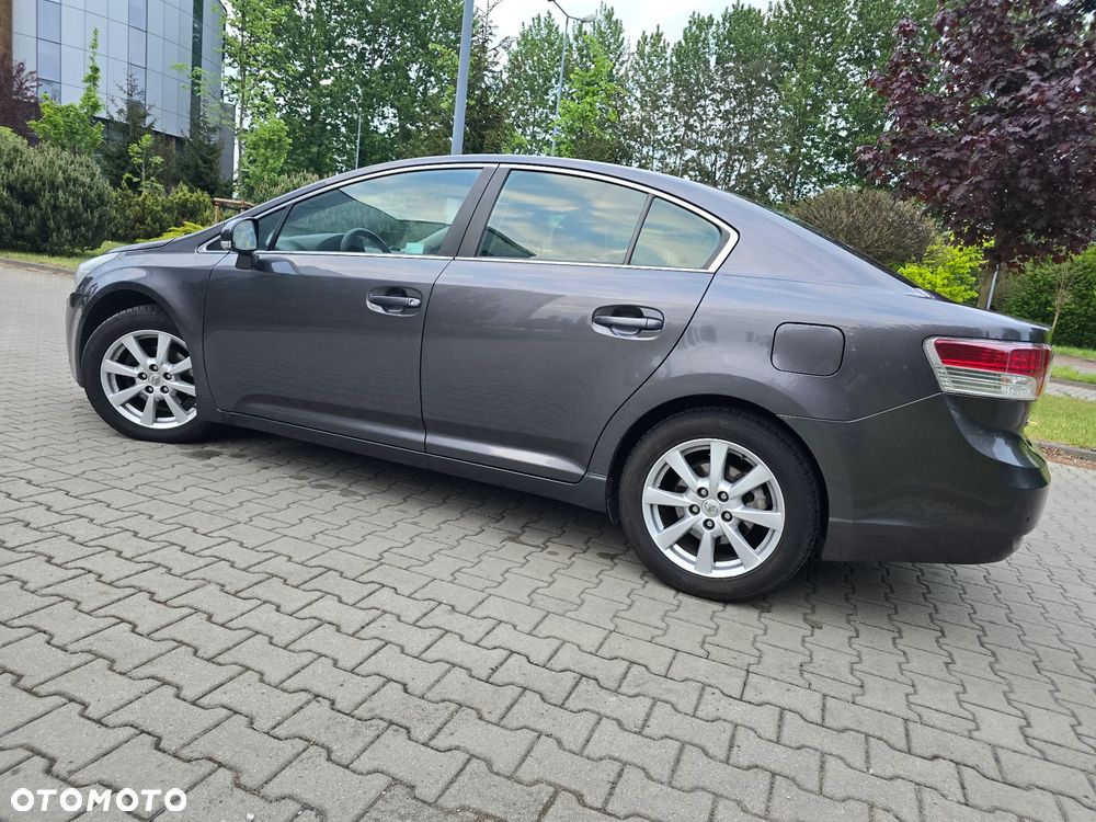 Toyota Avensis 2.0 D-4D Luna - 6