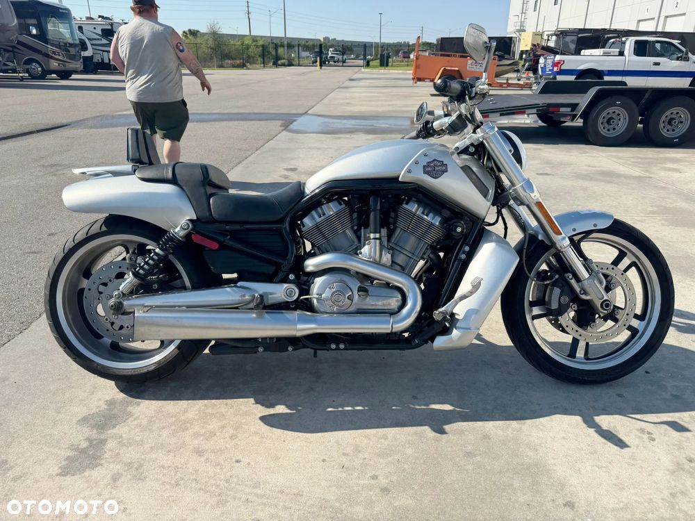 Harley-Davidson V-Rod Muscle - 3