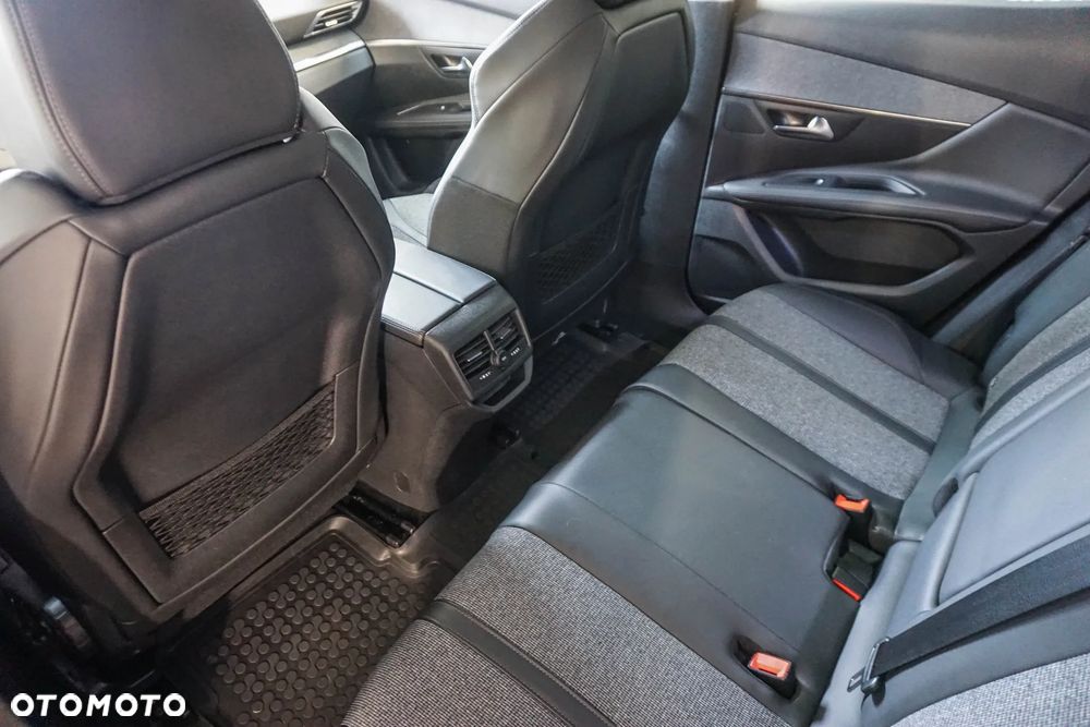 Peugeot 3008 1.2 PureTech Allure Pack S&S - 26