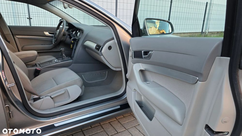 Audi A6 Avant 2.4 - 13