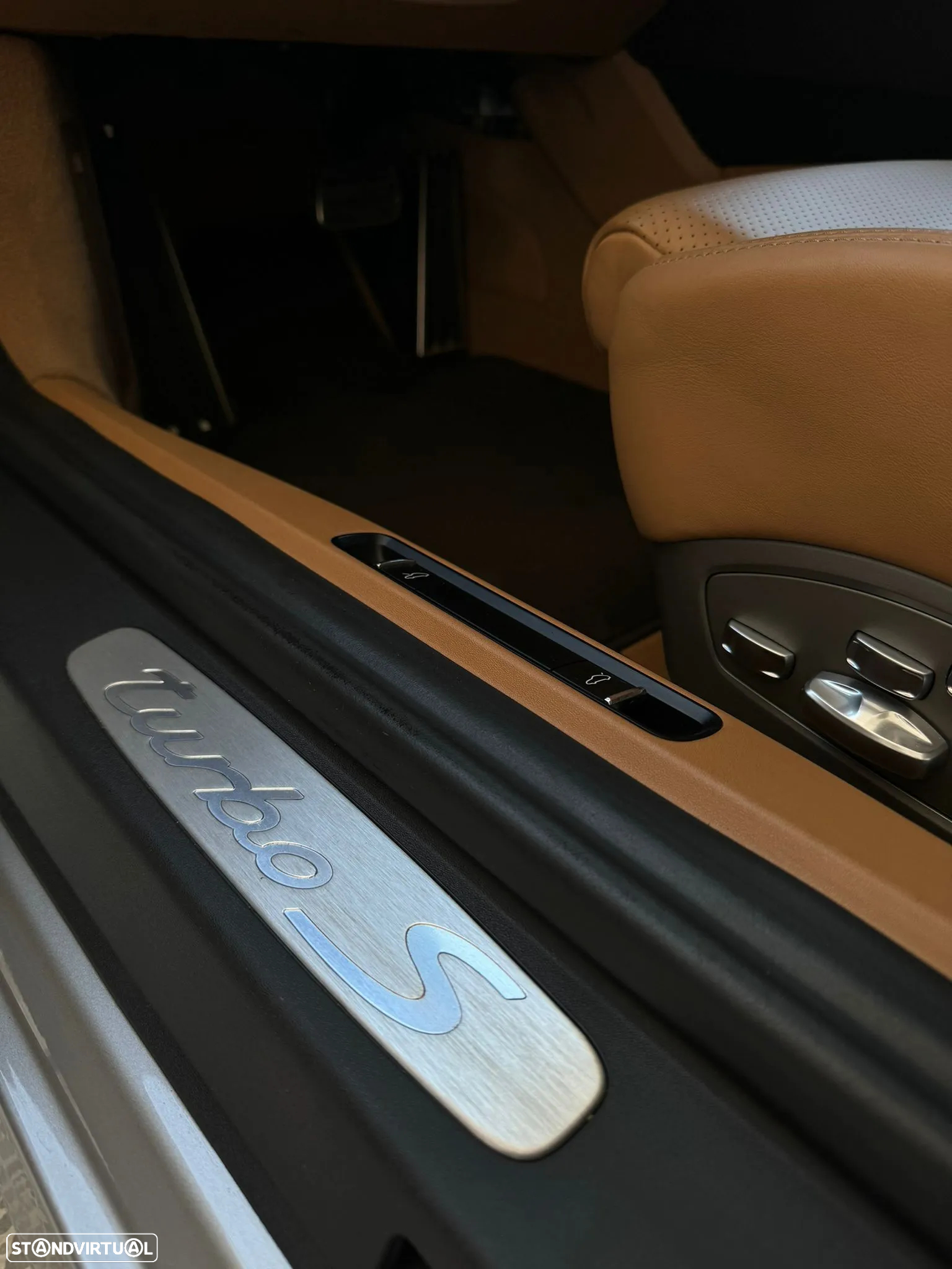 Porsche 911 (991) Turbo S PDK - 24