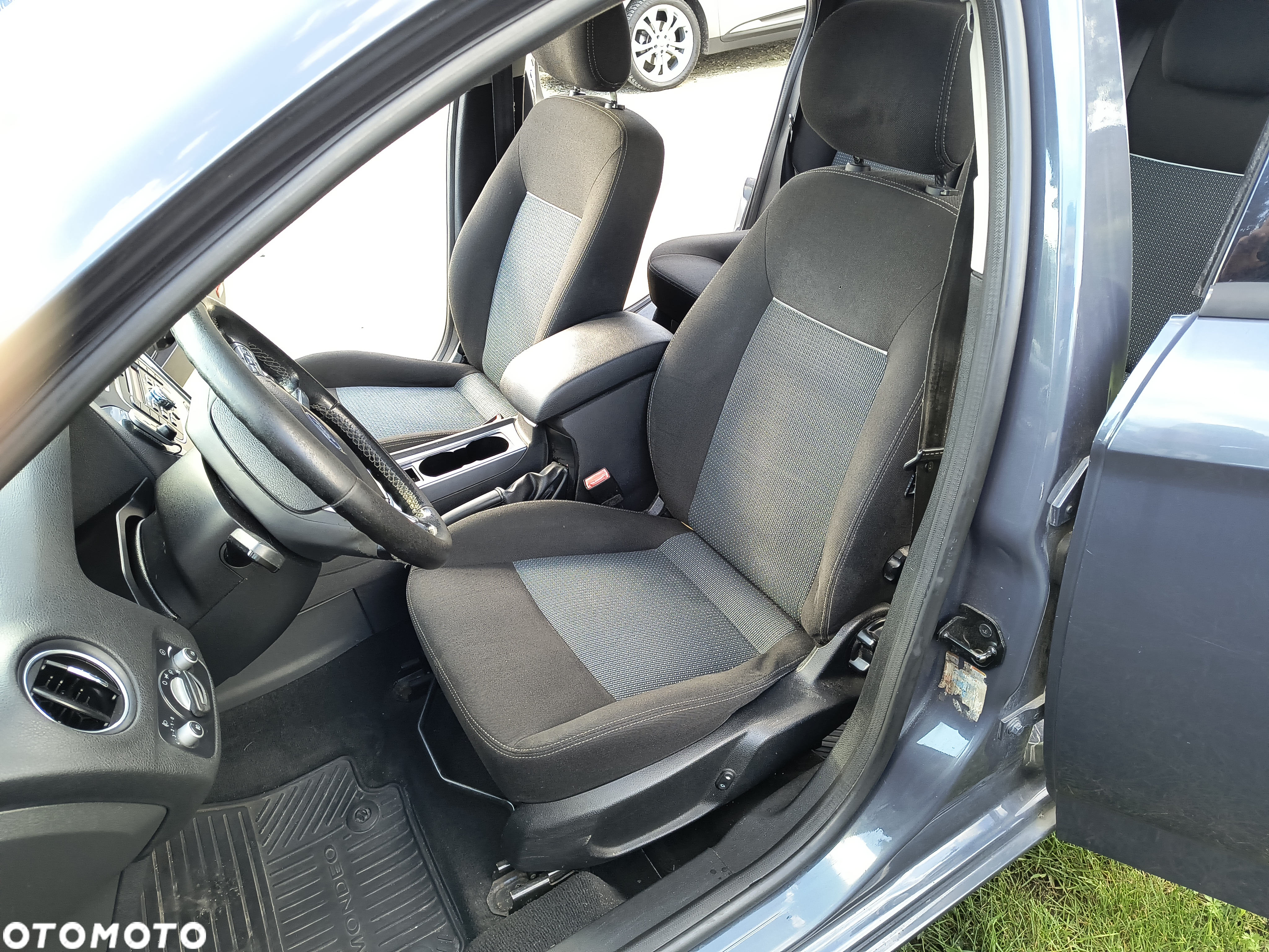 Ford Mondeo 2.0 TDCi Ghia - 9