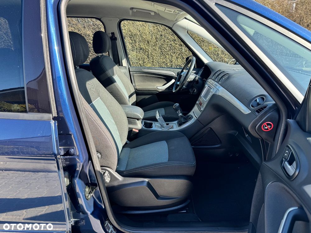 Ford Galaxy - 10