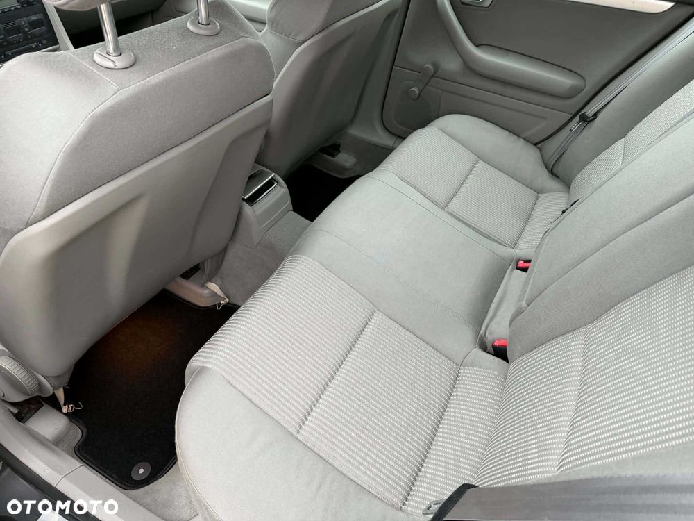 Audi A4 Avant - 6