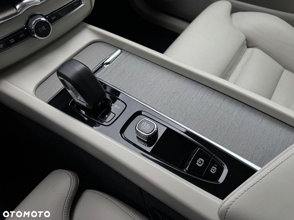 Volvo XC 60 B4 D Plus Bright - 12