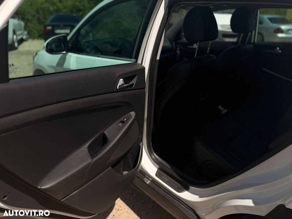Hyundai Tucson 2.0 CRDI 4WD 8AT Luxury - 7