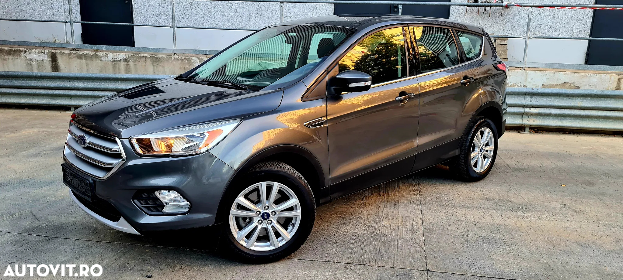 Ford Kuga 1.5 TDCi 2WD Trend - 6