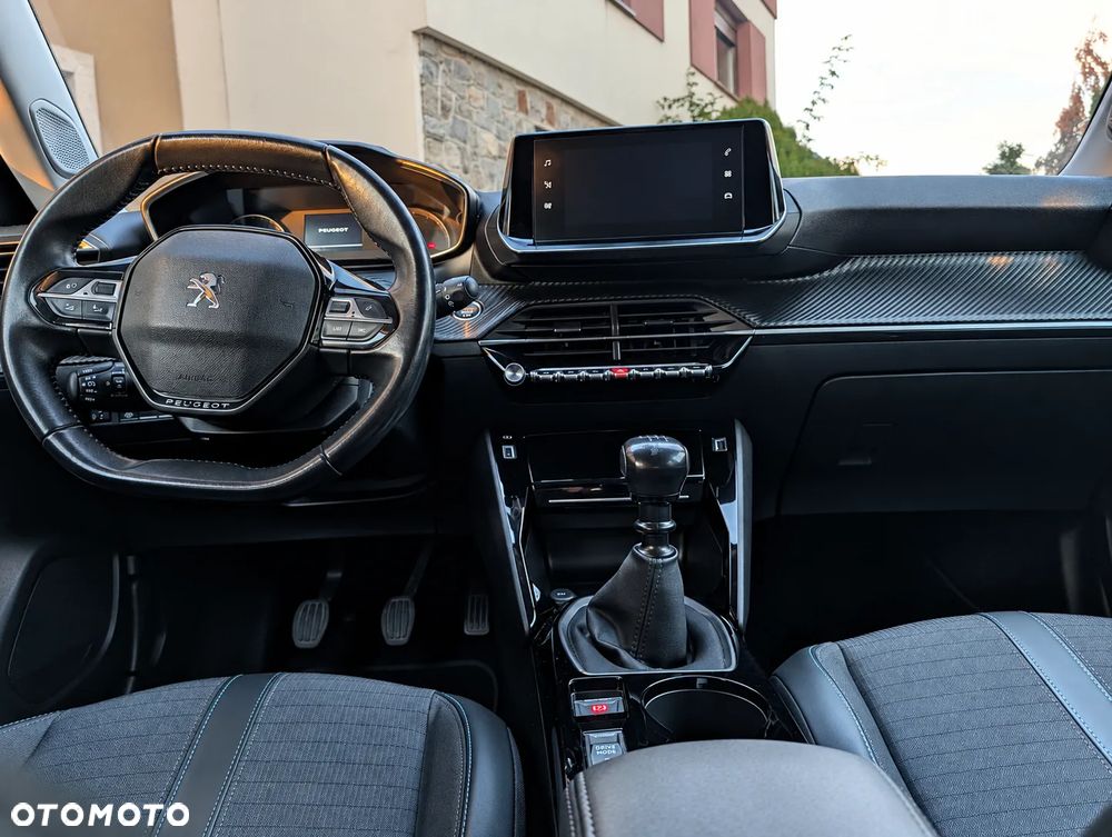Peugeot 2008 - 8