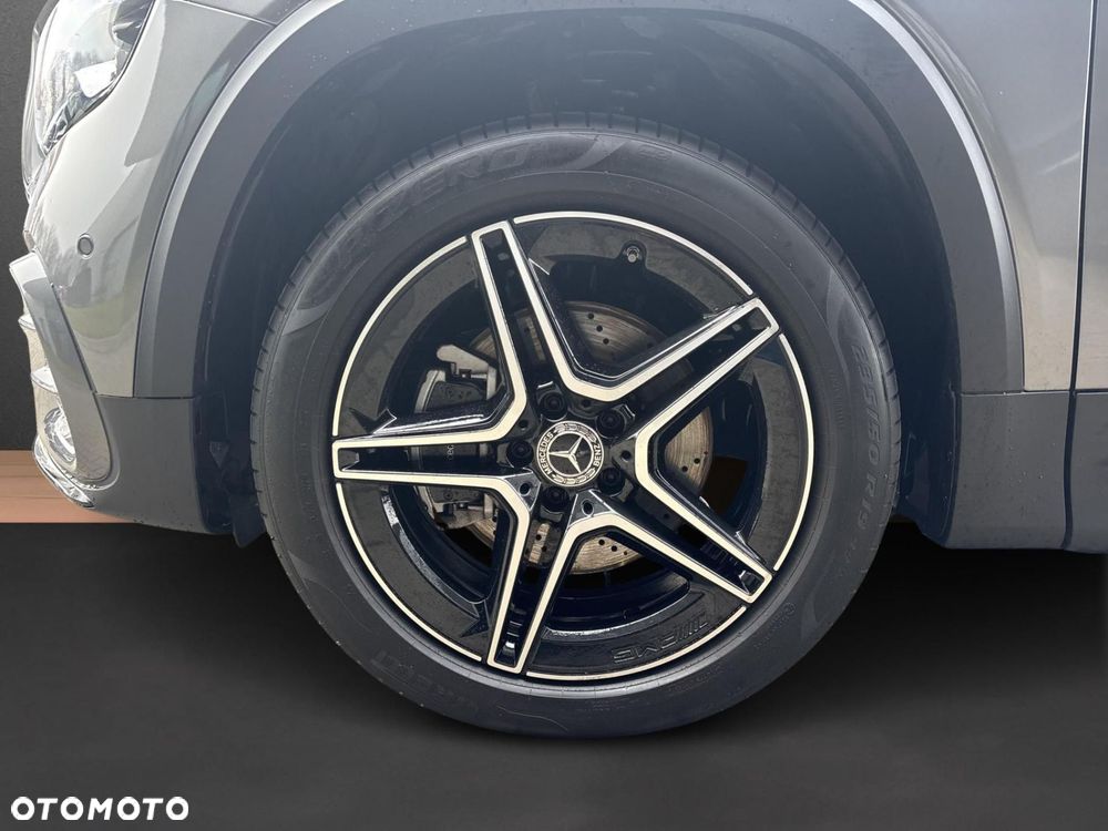 Mercedes-Benz GLB - 17