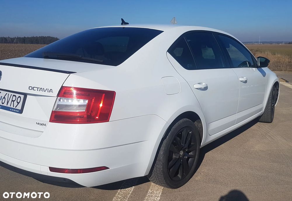 Skoda Octavia 2.0 TDI SCR 4x4 Style DSG - 8