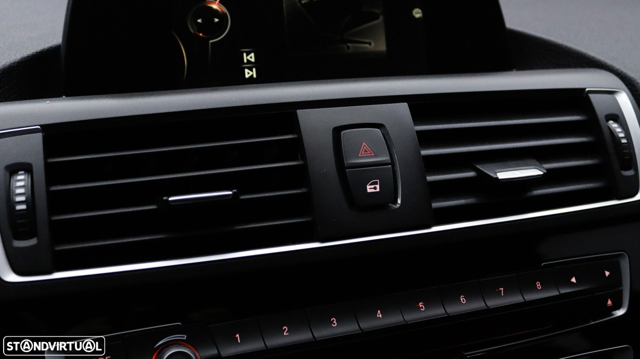BMW 118 d Aut. Sport Line - 25