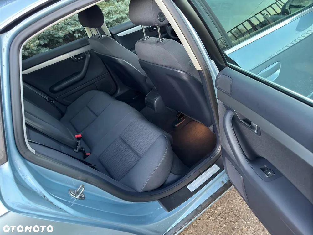 Audi A4 Limousine - 18