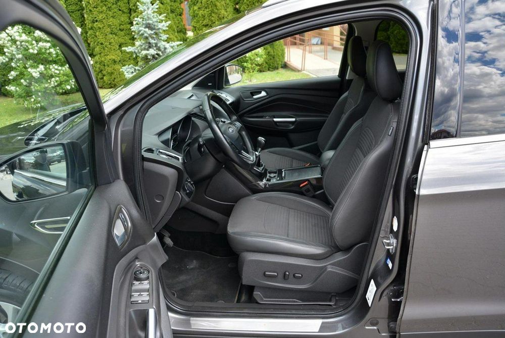 Ford Kuga 1.5 EcoBoost 2x4 Titanium - 21