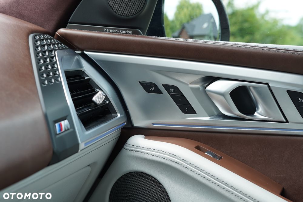 BMW XM - 13
