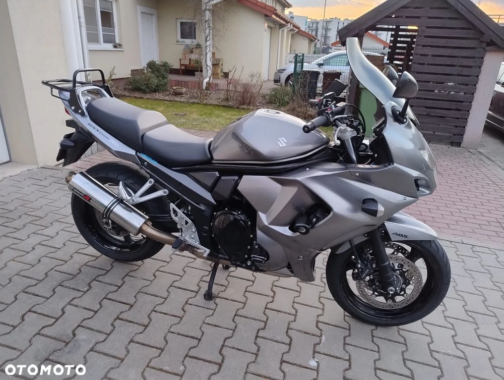 Suzuki GSX - 5