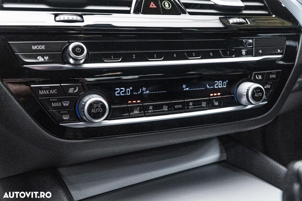 BMW Seria 5 530e Aut. Luxury Line - 11