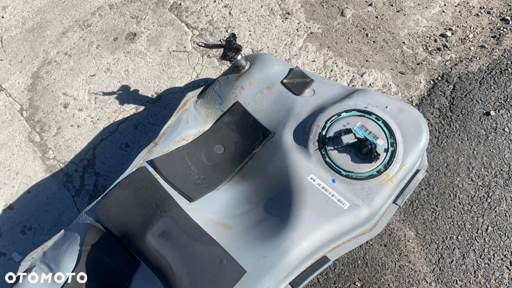 ZBIORNIK PALIWA FORD MUSTANG V 10-14 AR33 9K007 AB - 2