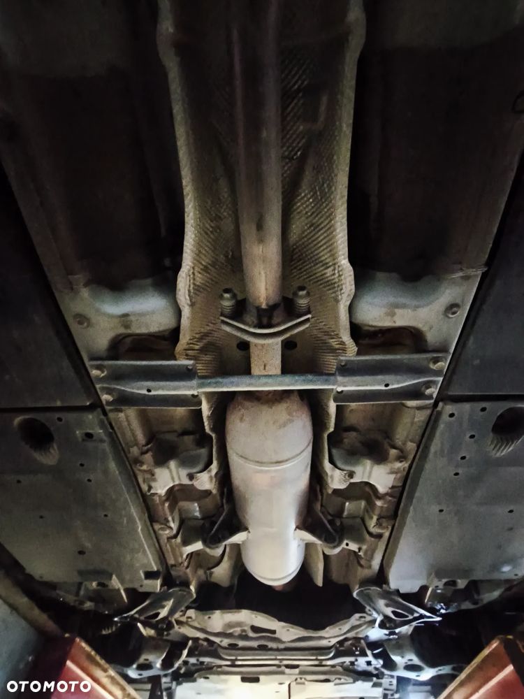 Toyota Auris 1.6 Premium - 23