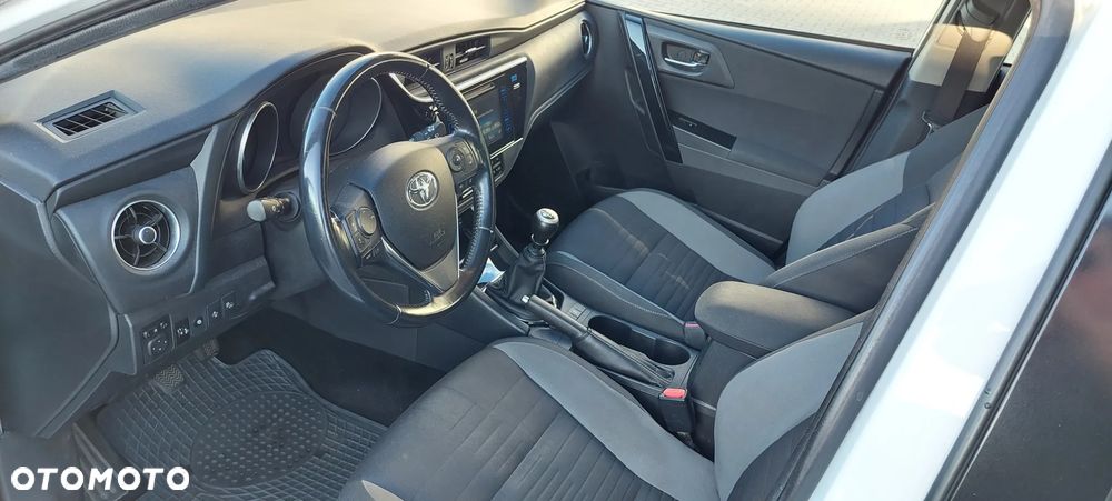 Toyota Auris 1.4 D-4D Comfort - 9