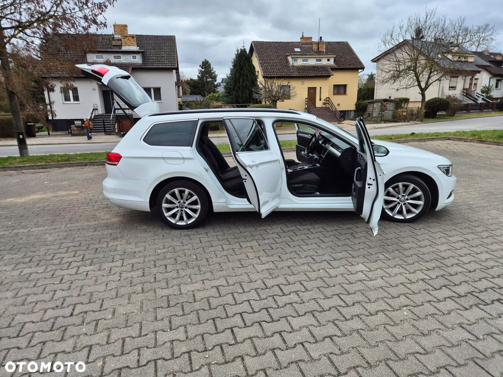Volkswagen Passat 2.0 TDI SCR DSG Comfortline - 1