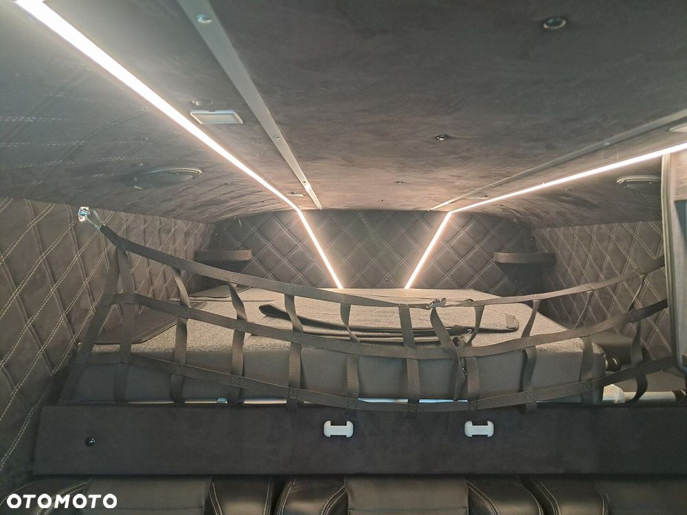 Mercedes-Benz Sprinter 319 - 21